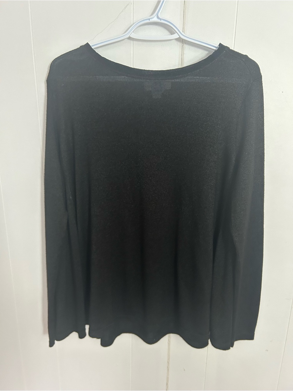 White + Warren Black  Cashmere Crew Neck Sweater